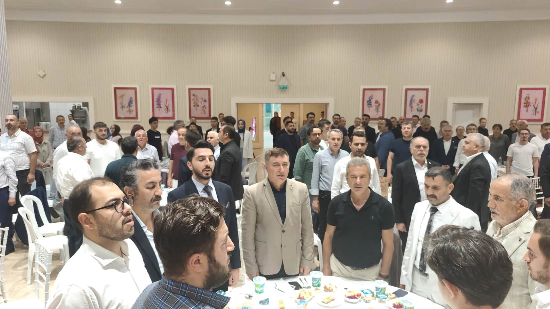 YOSİAD 5. İş Dünyası Zirvesi İstanbul’da Gerçekleşti: Güçlü Birlik, Yeni Dönem ve Gençlere Devir