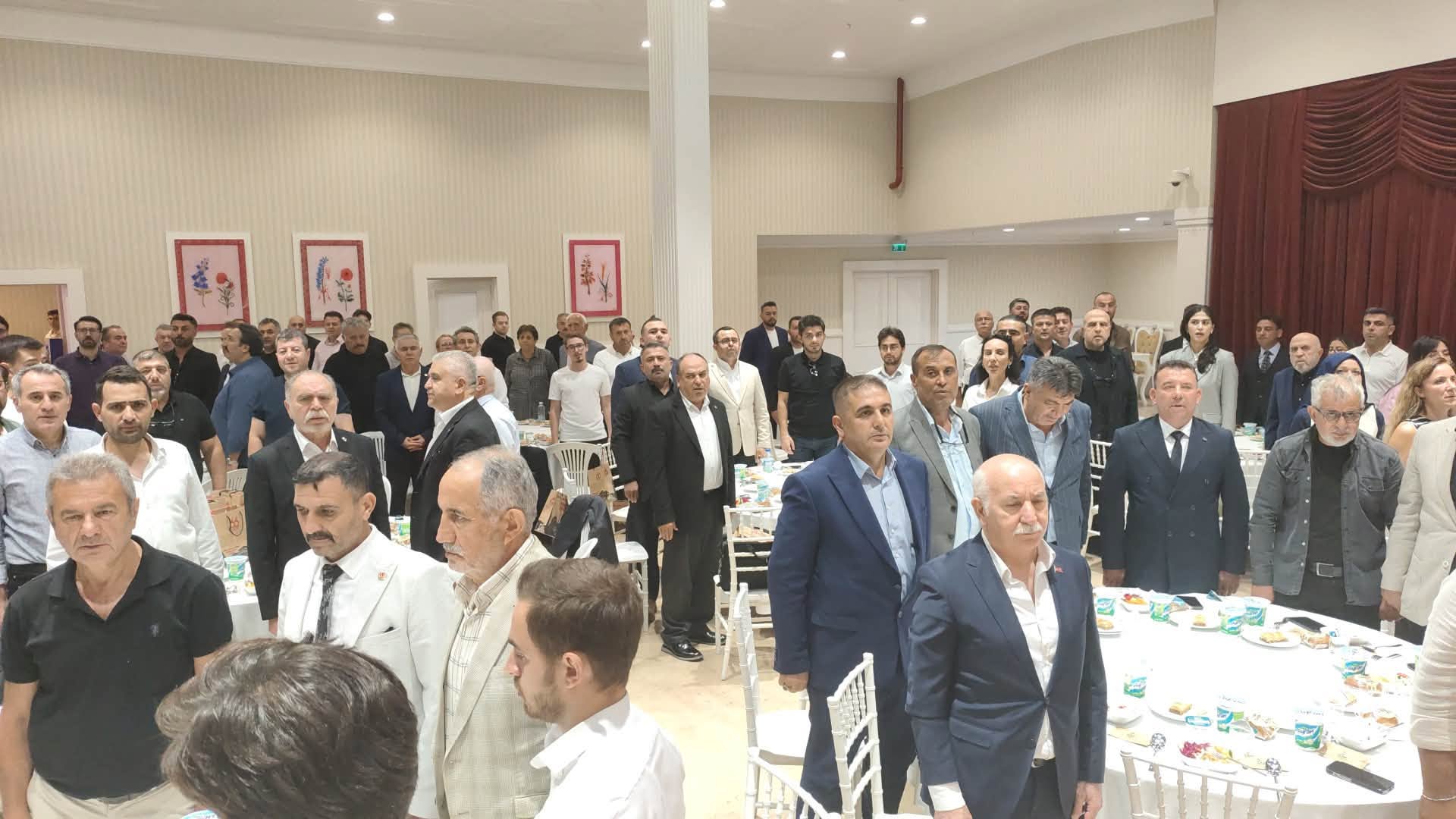 YOSİAD 5. İş Dünyası Zirvesi İstanbul’da Gerçekleşti: Güçlü Birlik, Yeni Dönem ve Gençlere Devir