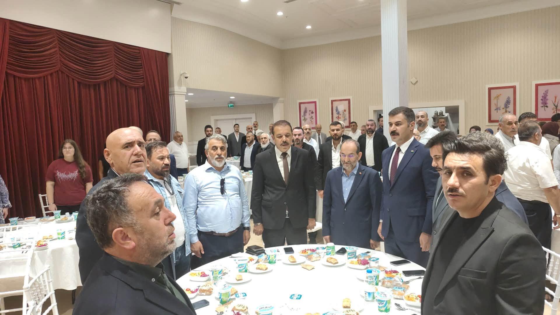 YOSİAD 5. İş Dünyası Zirvesi İstanbul’da Gerçekleşti: Güçlü Birlik, Yeni Dönem ve Gençlere Devir